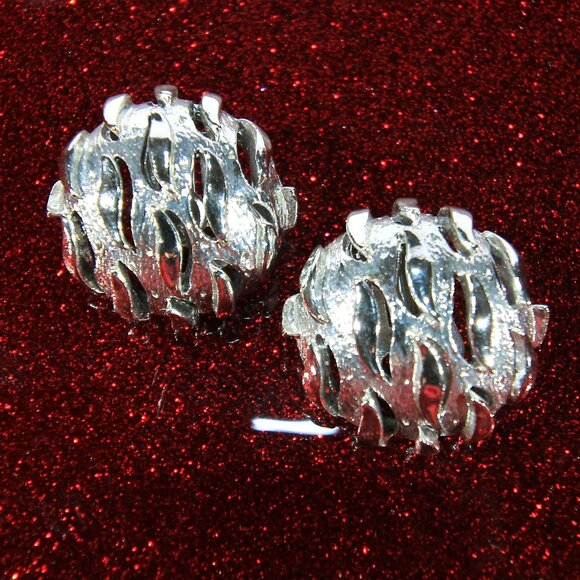 Vintage Cora Silver Tone Earrings - Picture 1 of 6